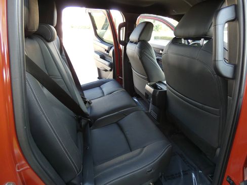 Used 2025 Toyota Tacoma TRD Off-Road image 39