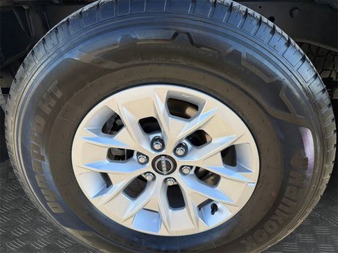 Certified 2024 Nissan Frontier SV image 21