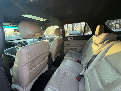 Used 2013 Ford Explorer Limited image 19