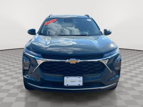 Used 2026 Chevrolet Trax LT w/ Driver Confidence Package FWD image 2
