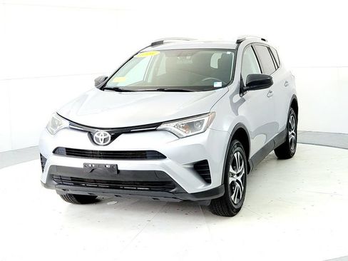 Used 2016 Toyota RAV4 LE AWD/4WD image 2