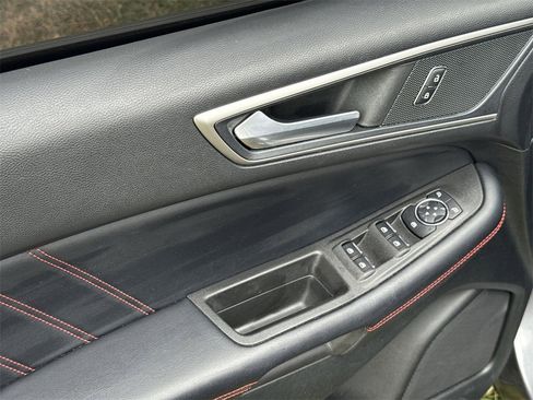 Used 2022 Ford Edge ST-Line image 15