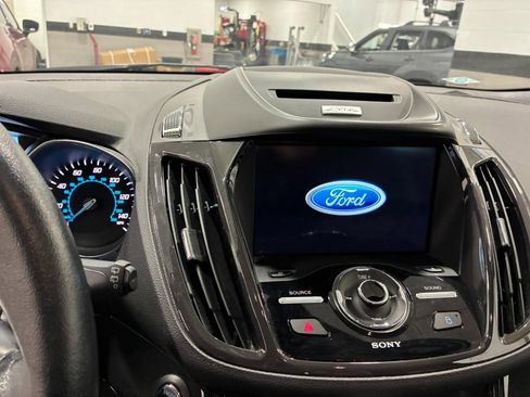 Used 2016 Ford Escape Titanium image 13