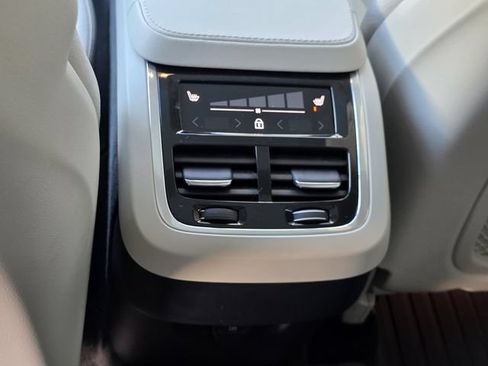 Used 2023 Volvo XC90 B6 Plus w/ Protection Package Premier AWD/4WD image 11