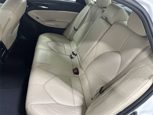 Used 2019 Toyota Avalon Limited image 20