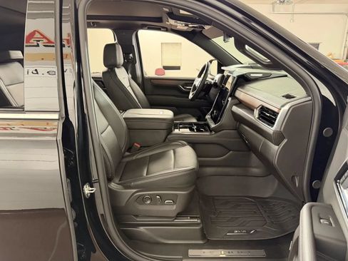 Used 2026 GMC Yukon XL Denali w/ Sun & Power Step Package AWD/4WD image 46