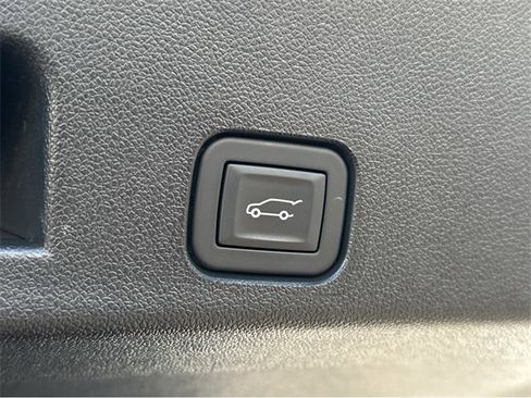 Certified 2025 GMC Acadia Elevation image 32