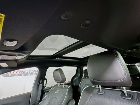 New 2026 Chrysler Pacifica Limited w/ S Appearance Package FWD image 21
