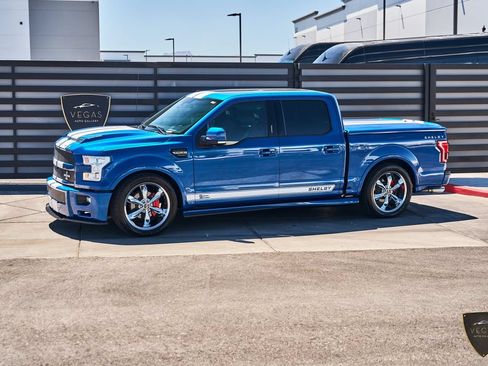 Used 2017 Ford F150 Lariat w/ Equipment Group 502A Luxury AWD/4WD image 5