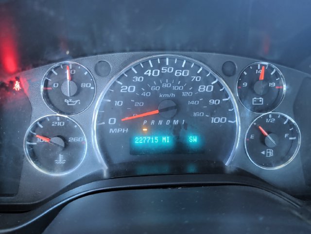Used 2011 Chevrolet Express 2500 RWD image 15