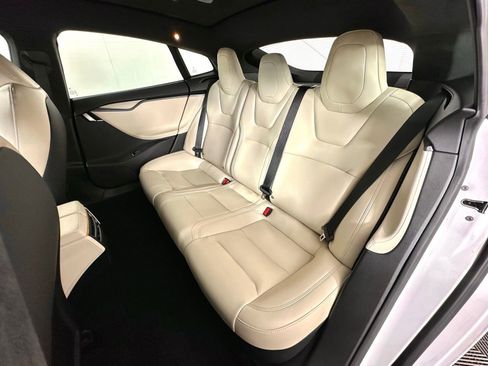 Used 2020 Tesla Model S Long Range AWD/4WD image 32