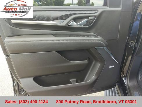 Used 2021 GMC Yukon XL Denali w/ Denali Premium Package AWD/4WD image 11