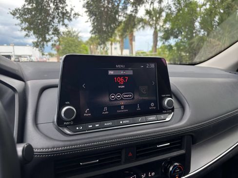 Used 2025 Nissan Rogue SV FWD image 20