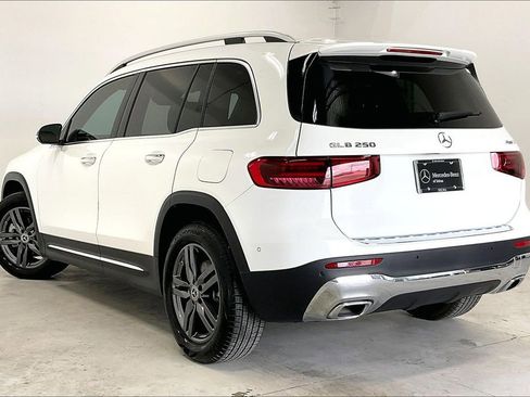 Used 2026 Mercedes-Benz GLB 250 4MATIC image 11