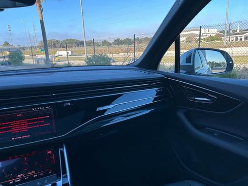 Used 2025 Audi Q7 3.0T Premium w/ Convenience Package image 10