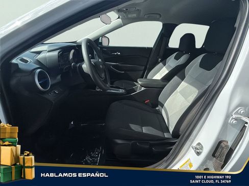 Used 2025 Chevrolet Trax LS w/ LS Convenience Package image 14