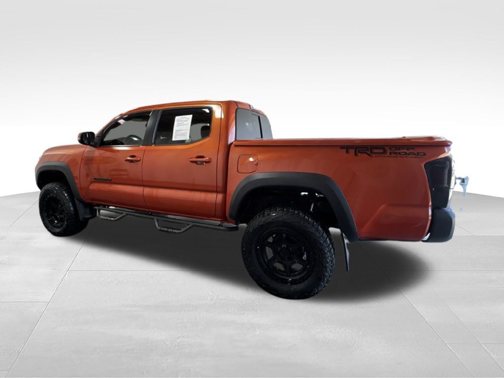 Used 2017 Toyota Tacoma TRD Off-Road w/ Tow Package (A/T) AWD/4WD image 11
