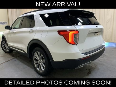 Used 2022 Ford Explorer XLT w/ Equipment Group 202A AWD/4WD image 5