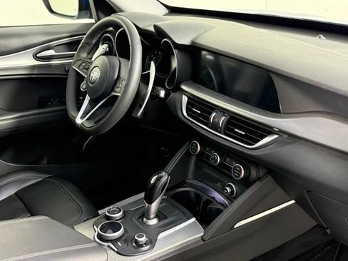 Used 2018 Alfa Romeo Stelvio Sport w/ Quick Order Package 22J Sport AWD/4WD image 32