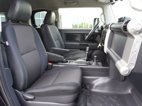 Used 2010 Toyota FJ Cruiser 4WD image 12