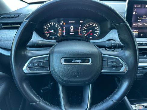 Used 2022 Jeep Compass Latitude AWD/4WD image 23