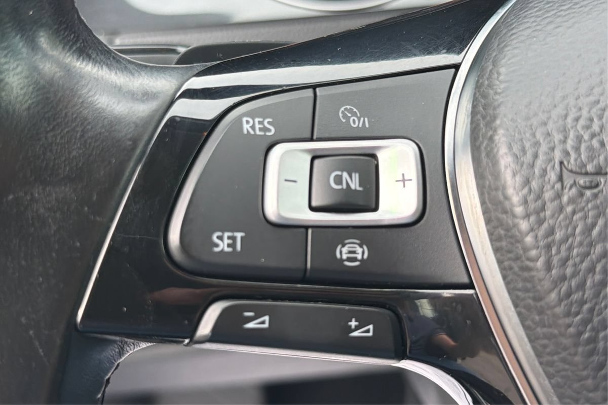 Used 2019 Volkswagen Golf S FWD image 30