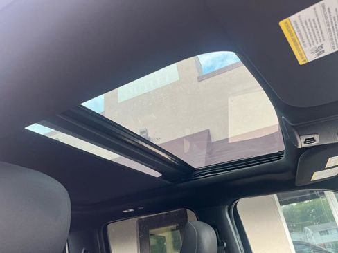 Used 2016 Ford F150 XLT w/ Equipment Group 302A Luxury AWD/4WD image 12