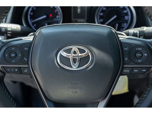 Used 2021 Toyota Camry SE FWD image 17