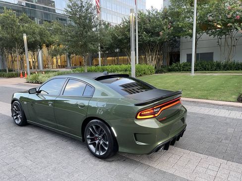 Used 2022 Dodge Charger Scat Pack w/ Plus Group RWD image 28