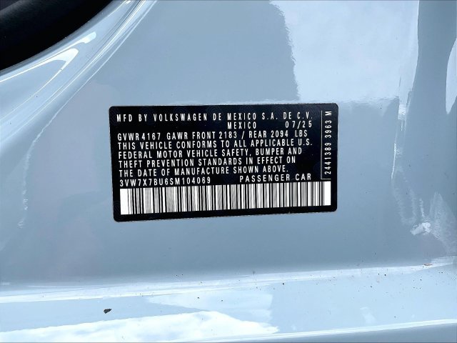 Certified 2025 Volkswagen Jetta SE w/ Sunroof Package FWD image 32