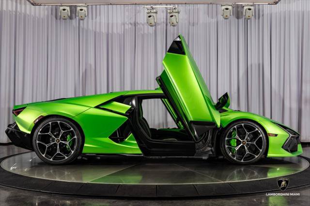 Used 2024 Lamborghini Revuelto AWD/4WD image 34