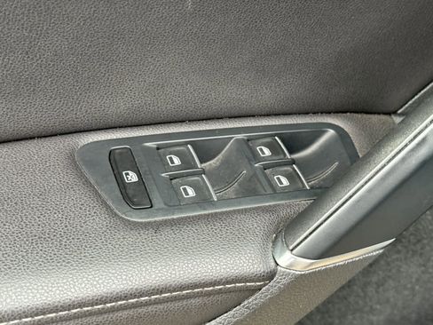 Used 2015 Volkswagen Golf 4-Door image 13