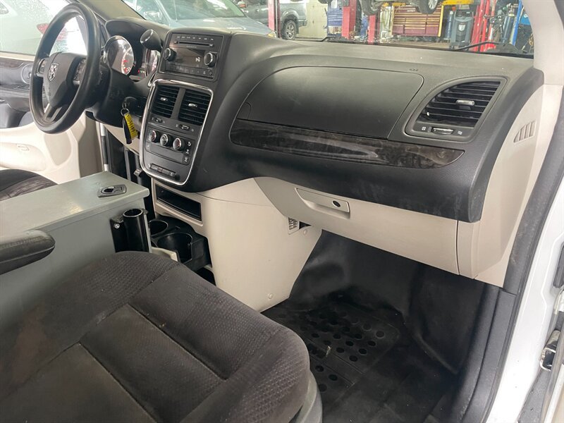 Used 2014 RAM C/V Tradesman FWD image 18