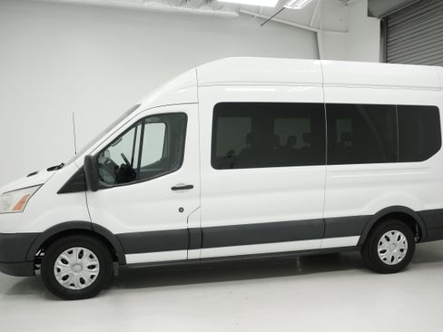 Used 2015 Ford Transit 350 XLT RWD image 5