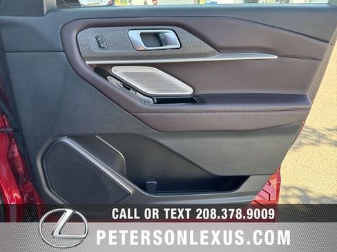 Used 2025 Ford Explorer Platinum image 12