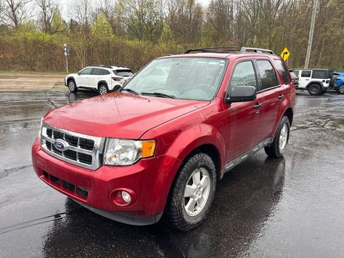 Used 2012 Ford Escape XLT FWD image 3