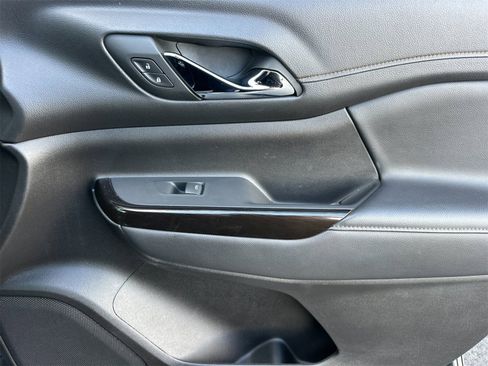 Used 2023 GMC Acadia AT4 w/ Technology Package image 20