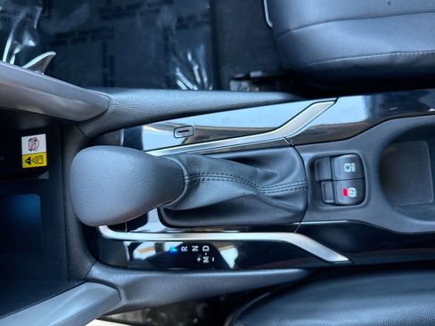 Used 2023 Toyota Corolla Cross XLE image 20