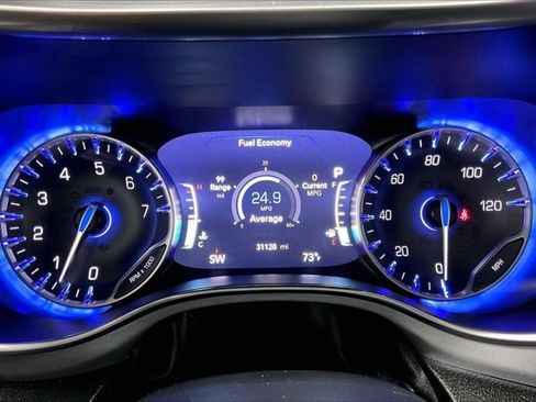 Used 2025 Chrysler Pacifica Limited FWD image 20