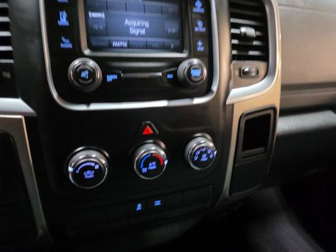 Used 2013 RAM 1500 Classic SLT w/ Premium Display Pkg image 33