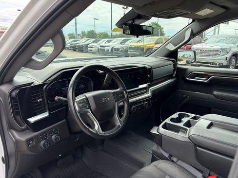 Used 2022 Chevrolet Silverado 1500 RST AWD/4WD image 3