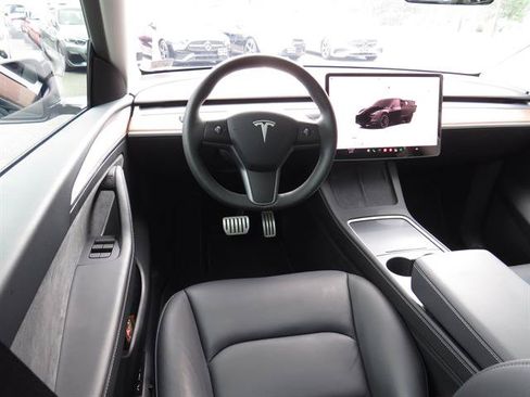 Used 2024 Tesla Model Y Performance AWD/4WD image 9
