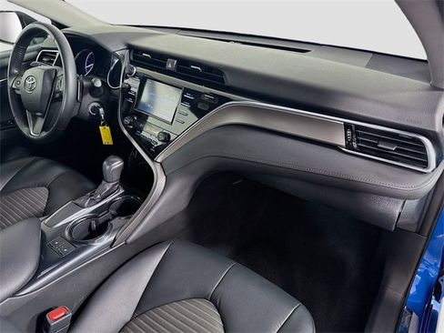 Used 2018 Toyota Camry SE image 29