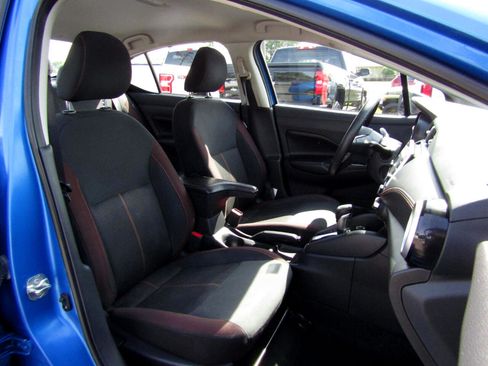 Used 2020 Nissan Versa SR w/ Convenience Package image 25
