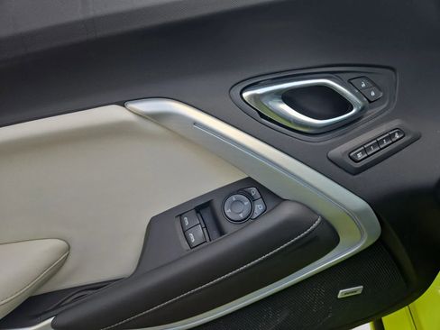 Used 2021 Chevrolet Camaro SS RWD image 15