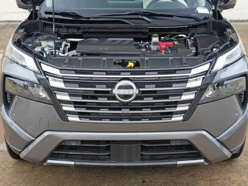 Used 2024 Nissan Rogue SL FWD image 7