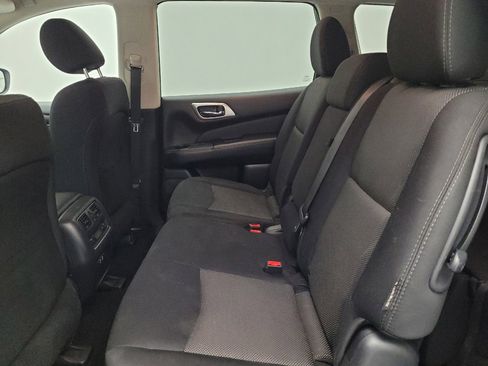 Used 2020 Nissan Pathfinder S FWD image 18