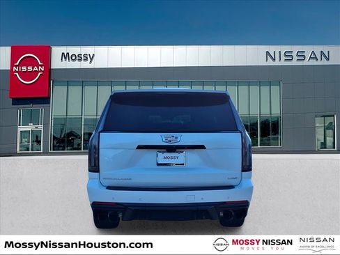 Used 2025 Cadillac Escalade V image 6