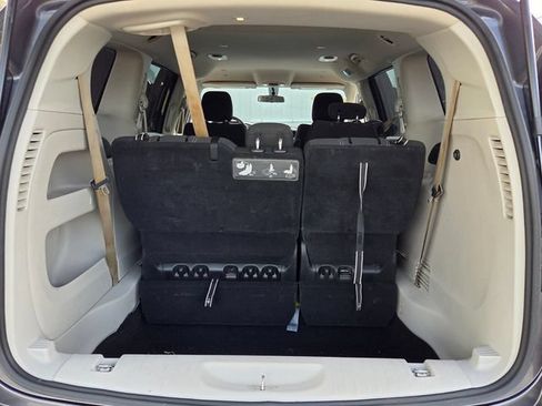 Used 2020 Chrysler Voyager LX FWD image 14