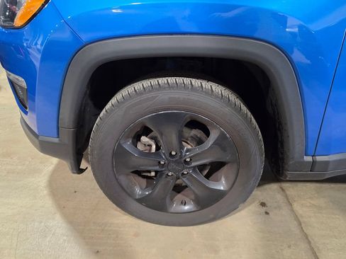 Used 2018 Jeep Compass Latitude AWD/4WD image 4